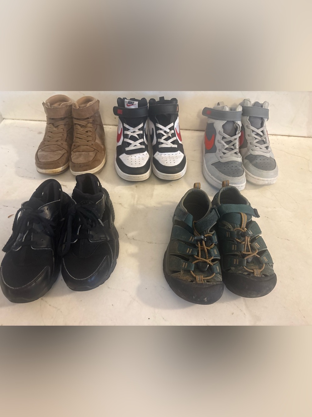 Nike Kids Mid-Top Sneaker bundle Sz 2